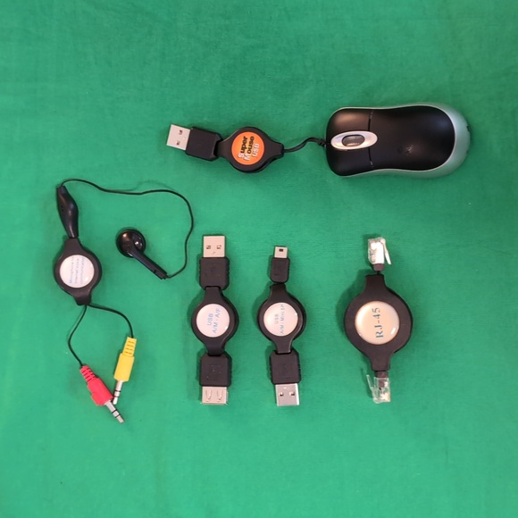 Harvard Square Retractable Laptop Accessory Kit with Padded Case Mouse RJ-45 USB - Picture 2 of 10